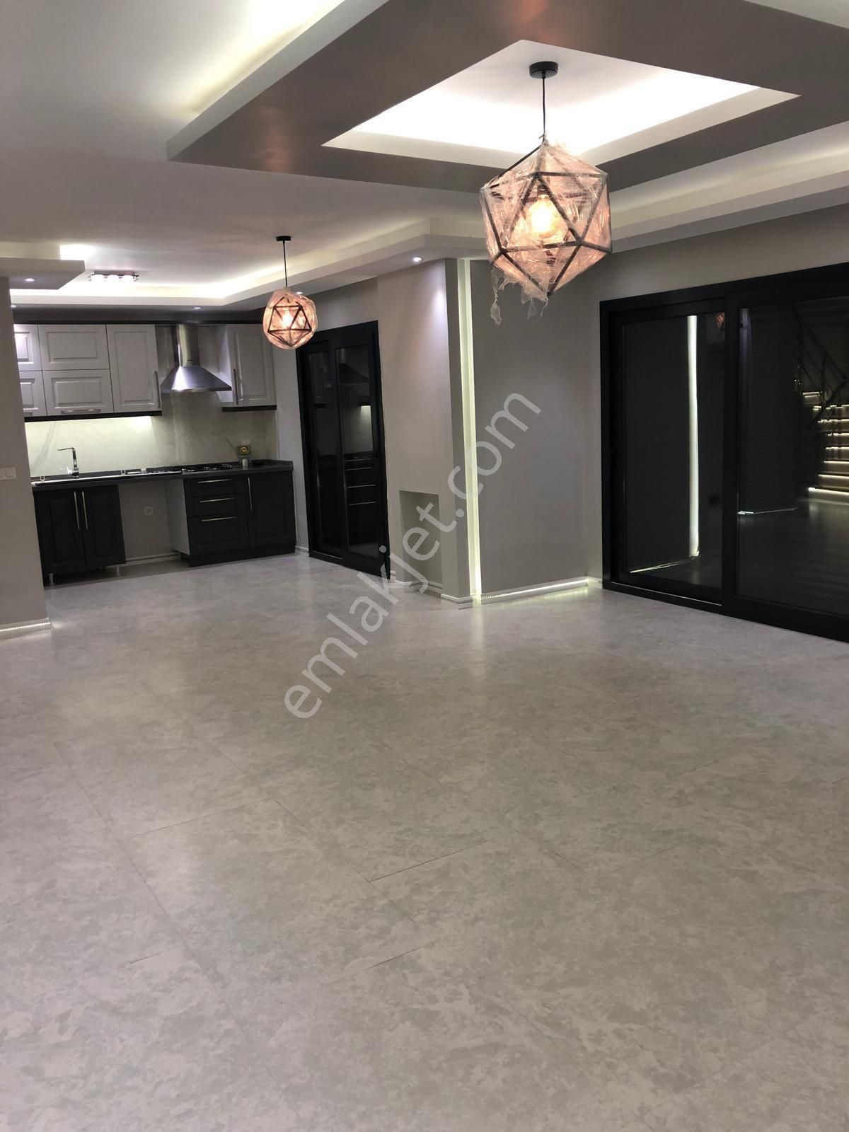 Kuşadası Güzelçamlıda Satılık Lüks Villa