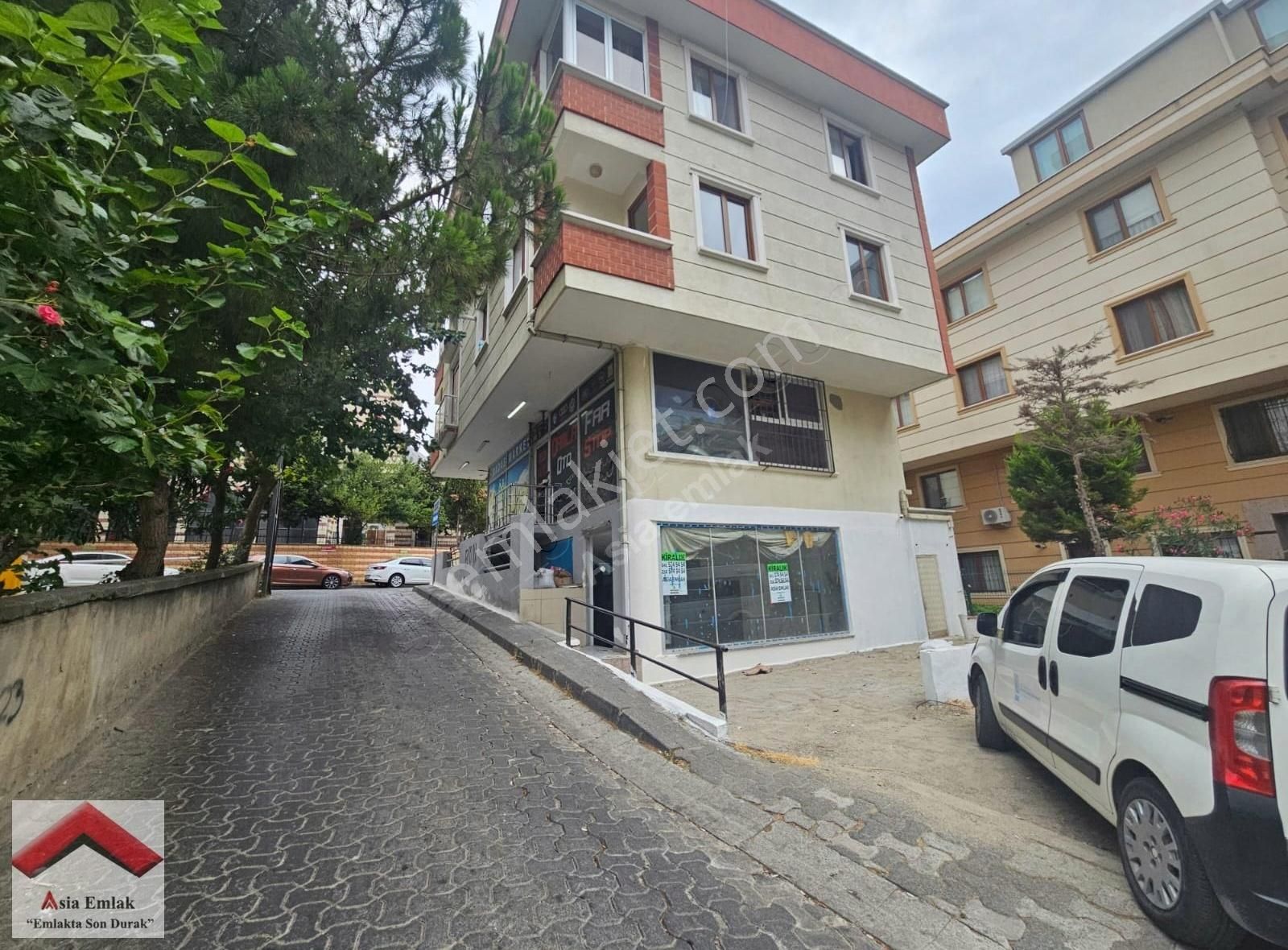 Bostancı Sanayisine Çok Yakın 2 Odalı Depolu Dükkan