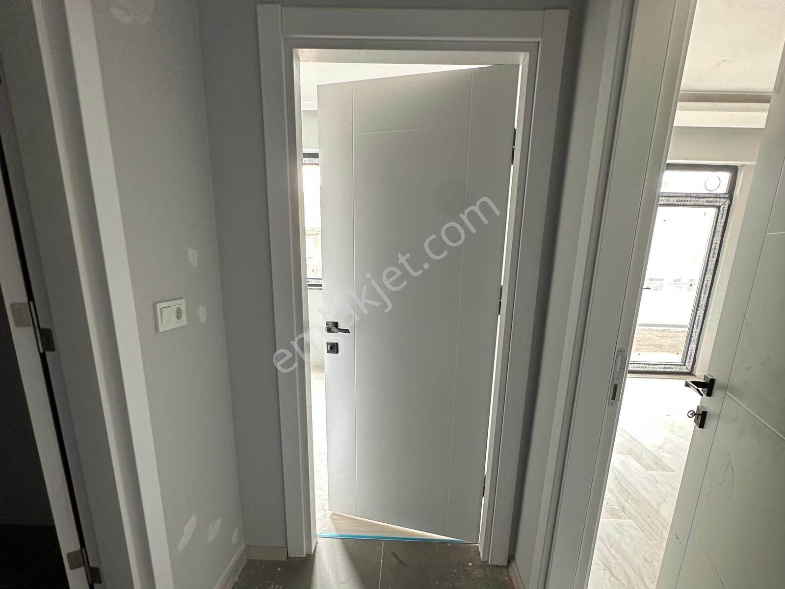 Site İçi Lüks 1+1 - Modern Tasarım, Açık Havuz, Sahile Yakın! - Görsel 3