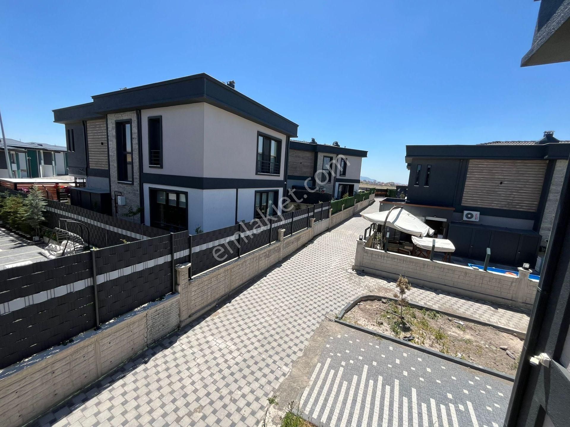 Şok Şok Avenır Da 4+1 Emsalerinden En Uygun Rakama Villa Fırsatı