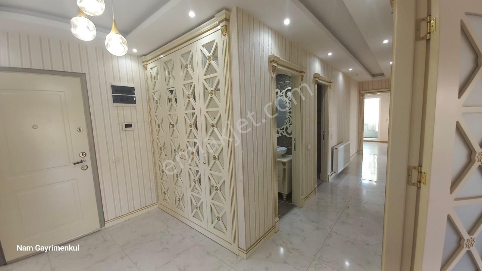 Toroslar Portakal Mahallesi'nde Kiralık Site İçerisinde Havuzlu 4+1 Doğalgazli Daire