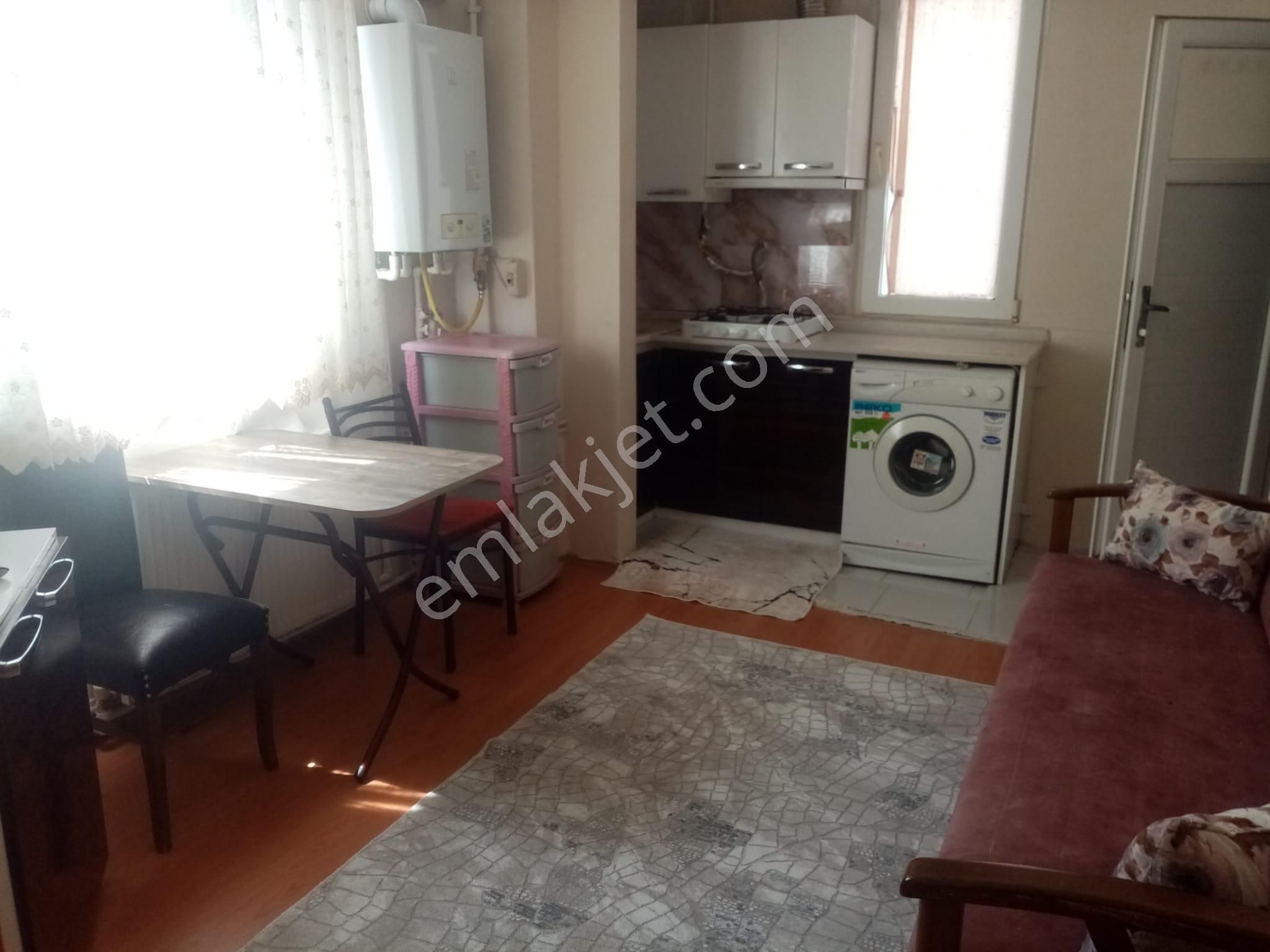 Balıkesir Bahçelievler.demirdağ Emlaktan Eşyalı Kiralık 1+1 Daire