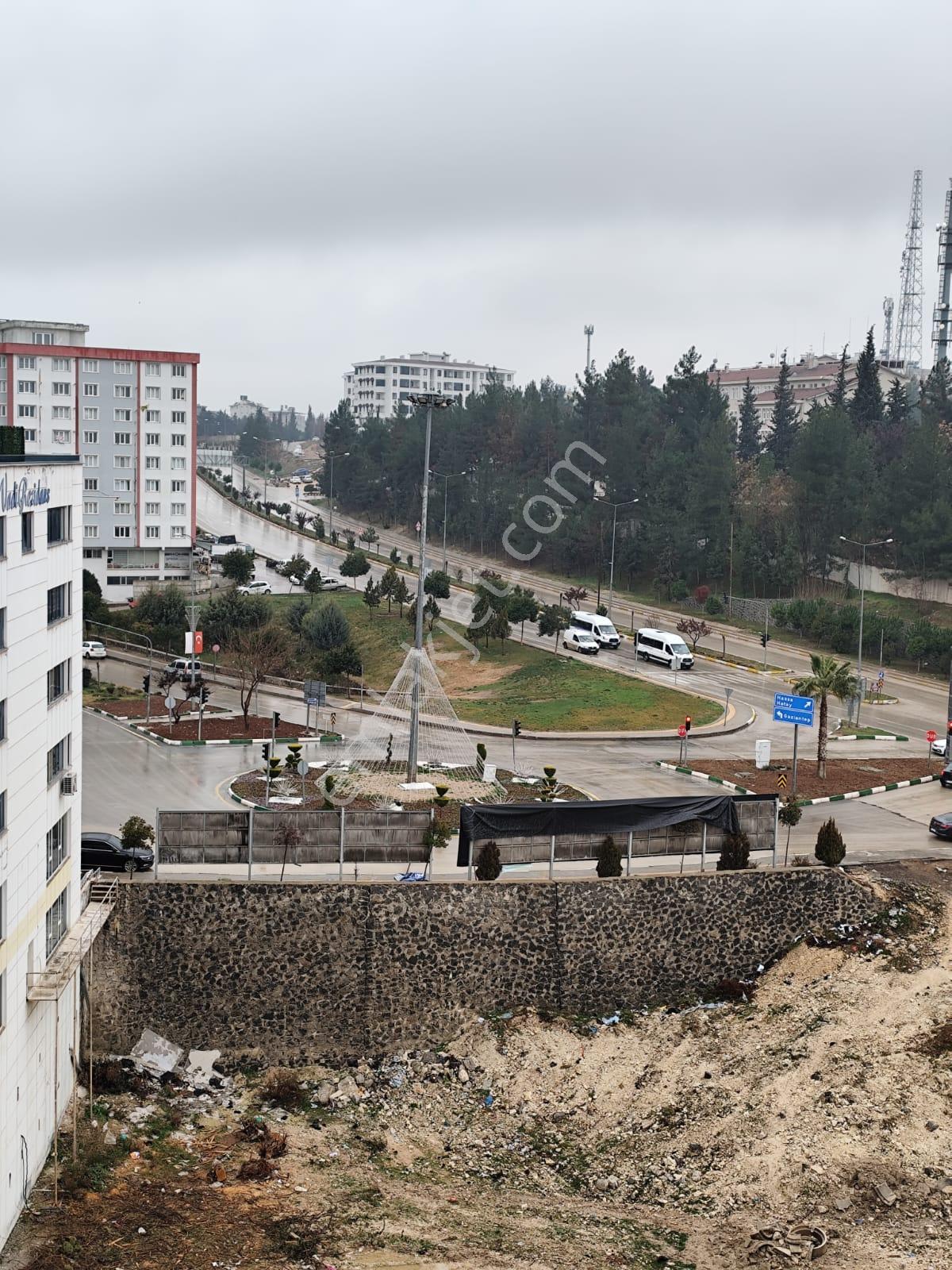 Ayyıldız Emlaktan 75 M2 2+1 Eşyalı Kiracılı Çift Cepheli Ara Kat Vadi Rezidans - Görsel 5