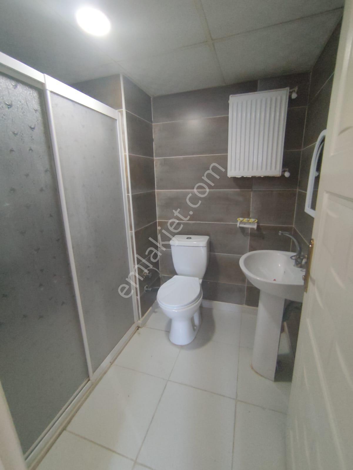 Ayyıldız Emlaktan 75 M2 2+1 Eşyalı Kiracılı Çift Cepheli Ara Kat Vadi Rezidans - Görsel 3