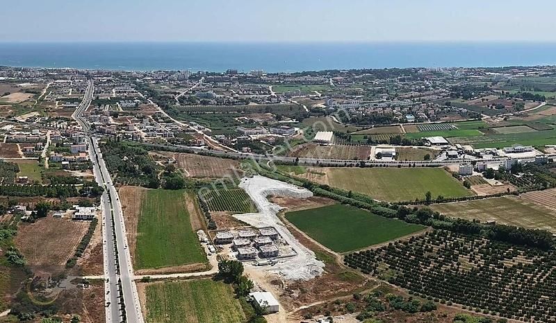Evrensekide 4+1 Havuzlu Garajlı Satılık Lüks Villa