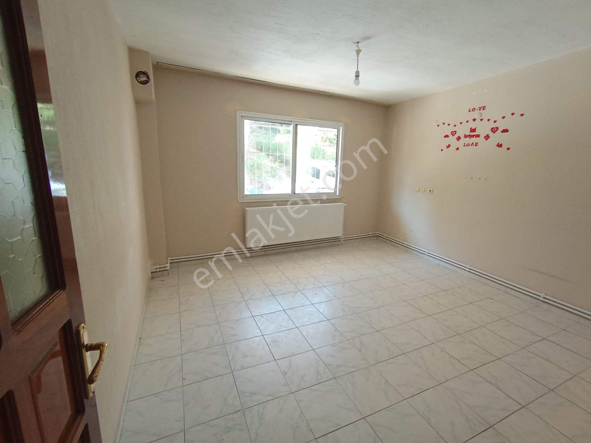 Karabağlar Barış Mah. Mahallesi 2+1 95 M2 Doğalğazlı Kiralık Ev