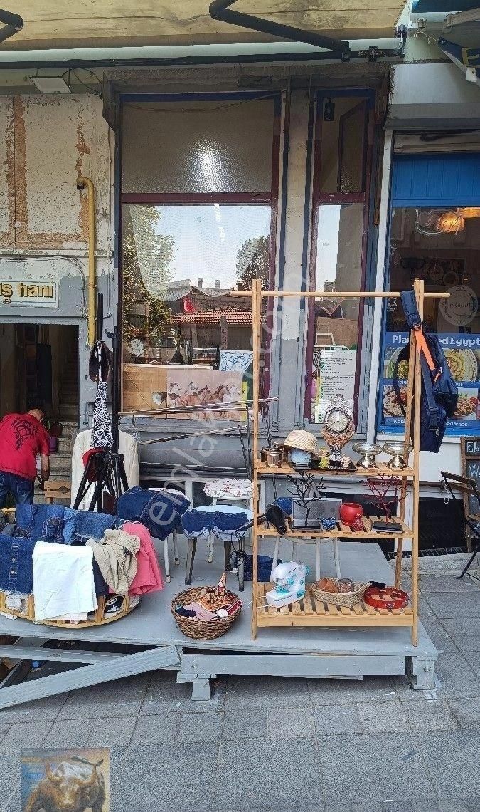 Boğa Gm Kadıköy Çarşı'da Giriş Katı 20 M2 Devren Kiralık Dükkan & Ofis