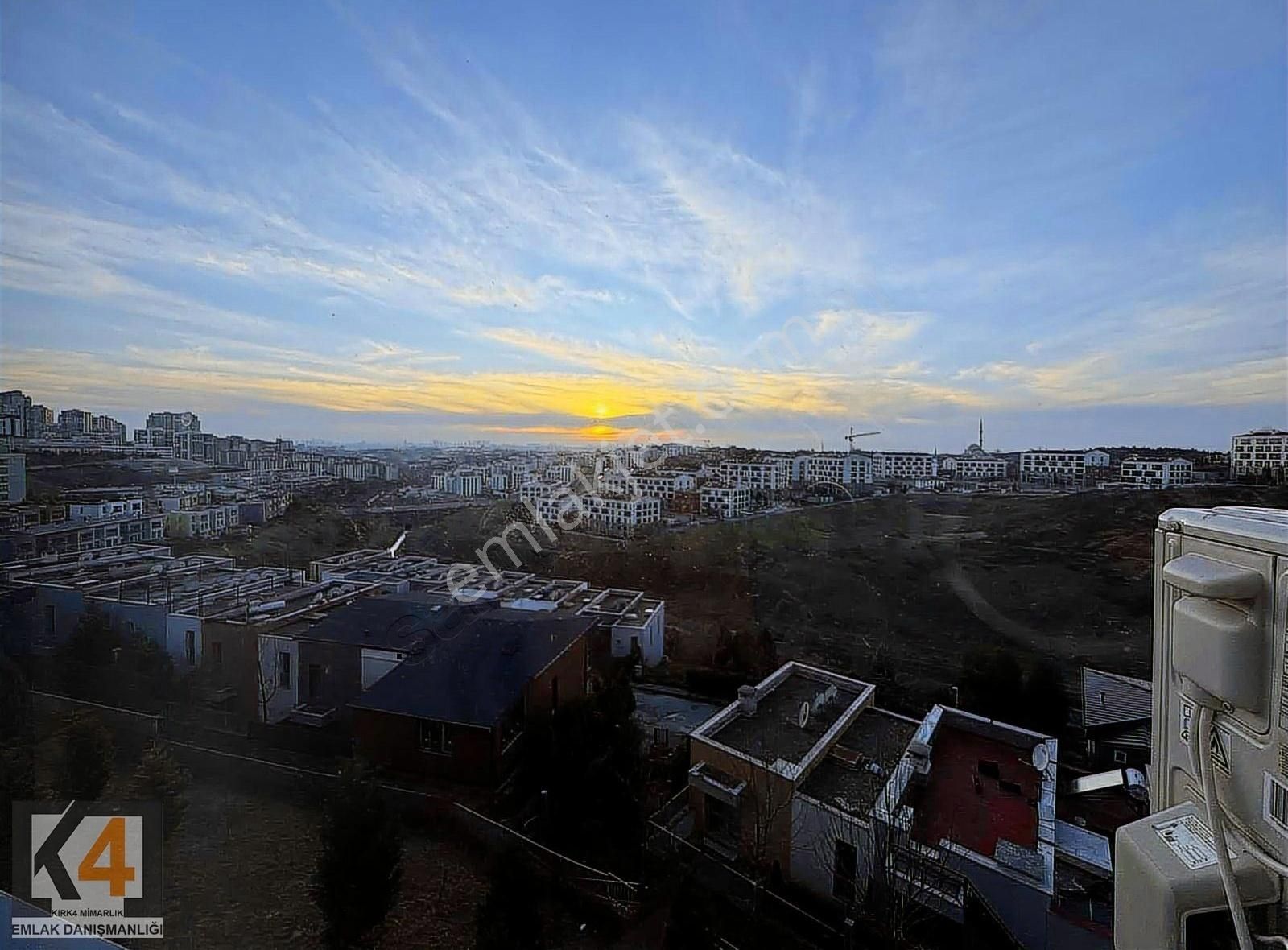 Kayaşehir 24. Bölge 3+1 3 Cepheli Satılık Devirli Çarşı İçinde