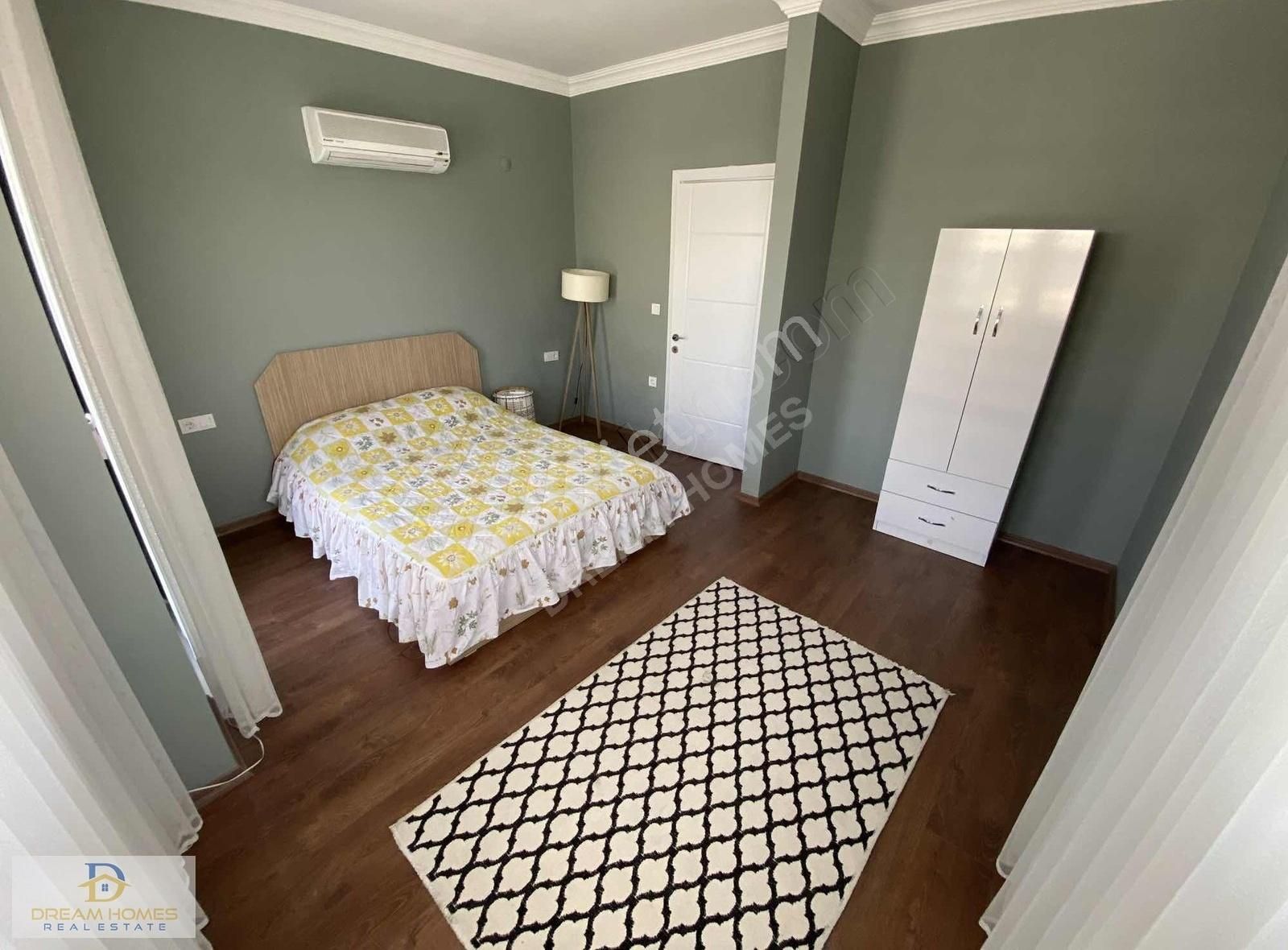 Akarca Mahallesinde Merkezde Tripleks Müstakil Bahçeli Villa - Görsel 32