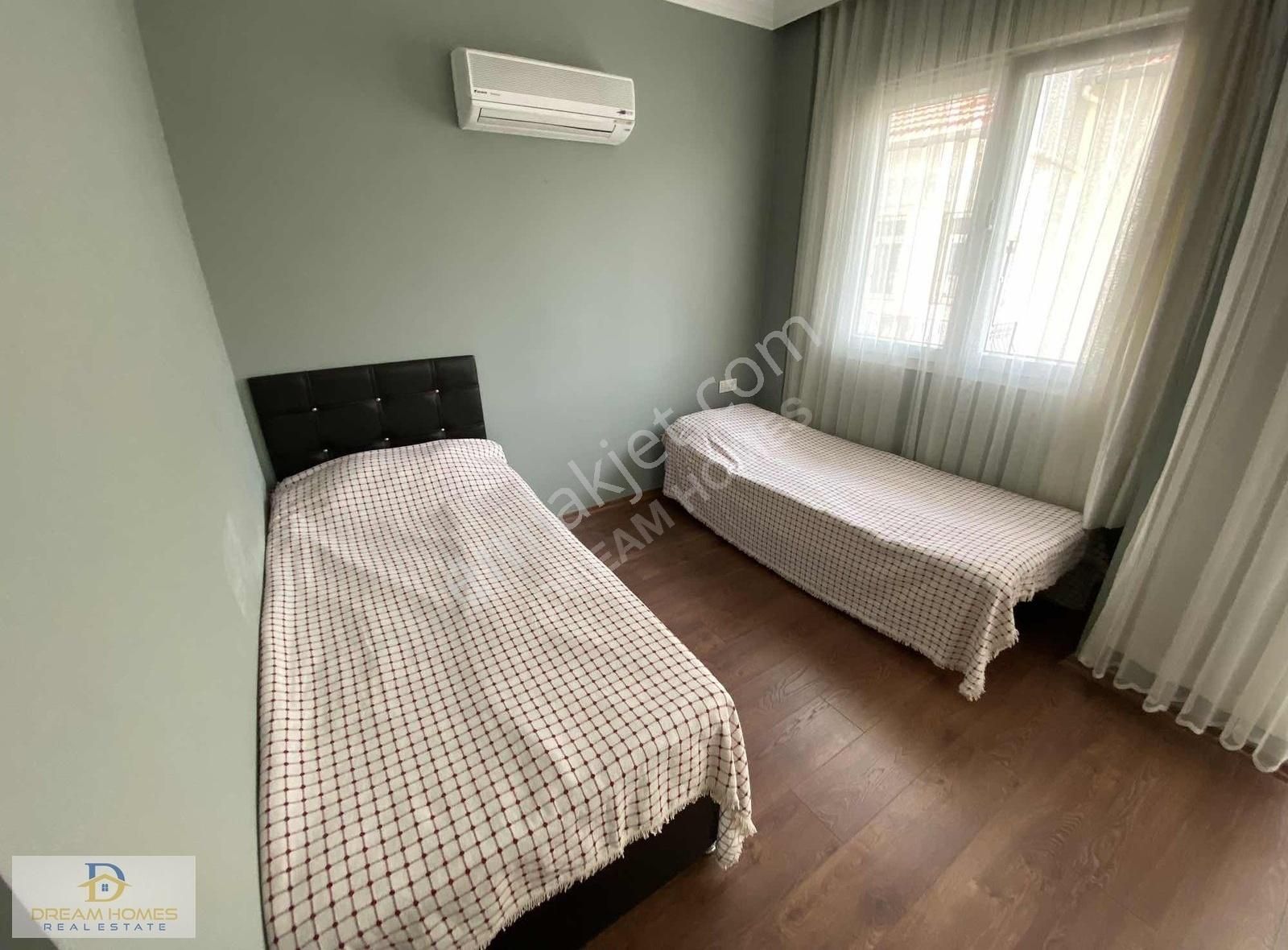 Akarca Mahallesinde Merkezde Tripleks Müstakil Bahçeli Villa - Görsel 18