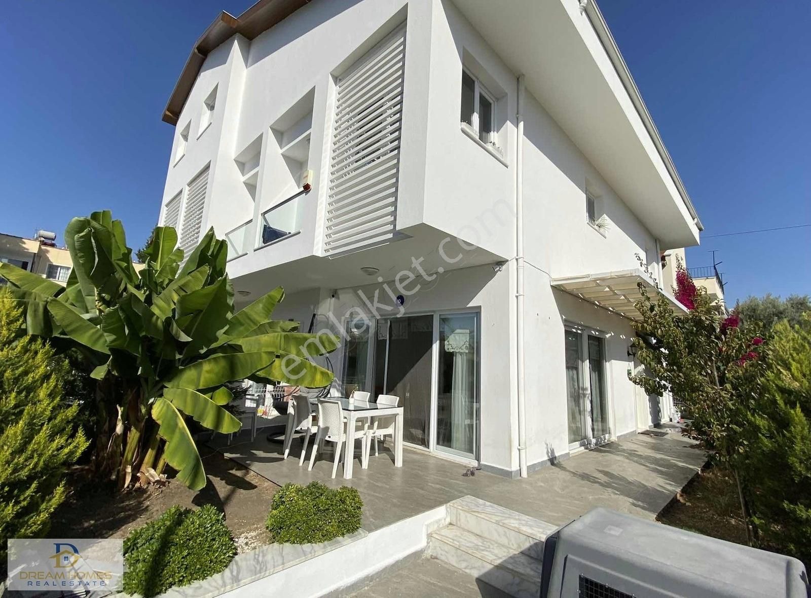 Akarca Mahallesinde Merkezde Tripleks Müstakil Bahçeli Villa - Görsel 26