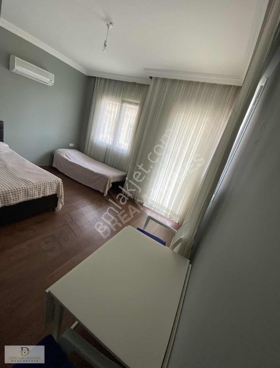 Akarca Mahallesinde Merkezde Tripleks Müstakil Bahçeli Villa - Görsel 22