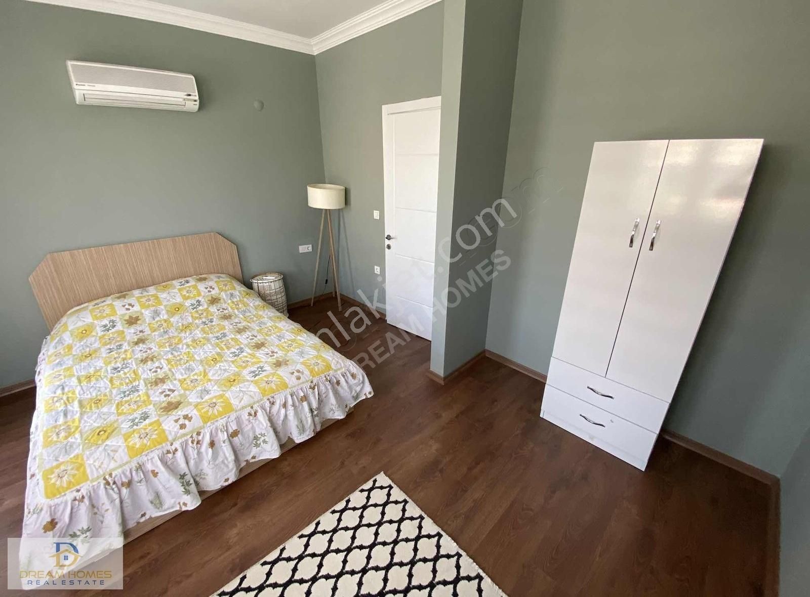 Akarca Mahallesinde Merkezde Tripleks Müstakil Bahçeli Villa - Görsel 19