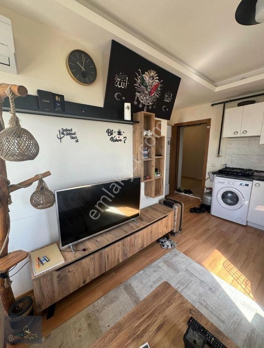 Pusuladan Gültepede Merkezi Konumda Eşyalı Kiralık 1+1