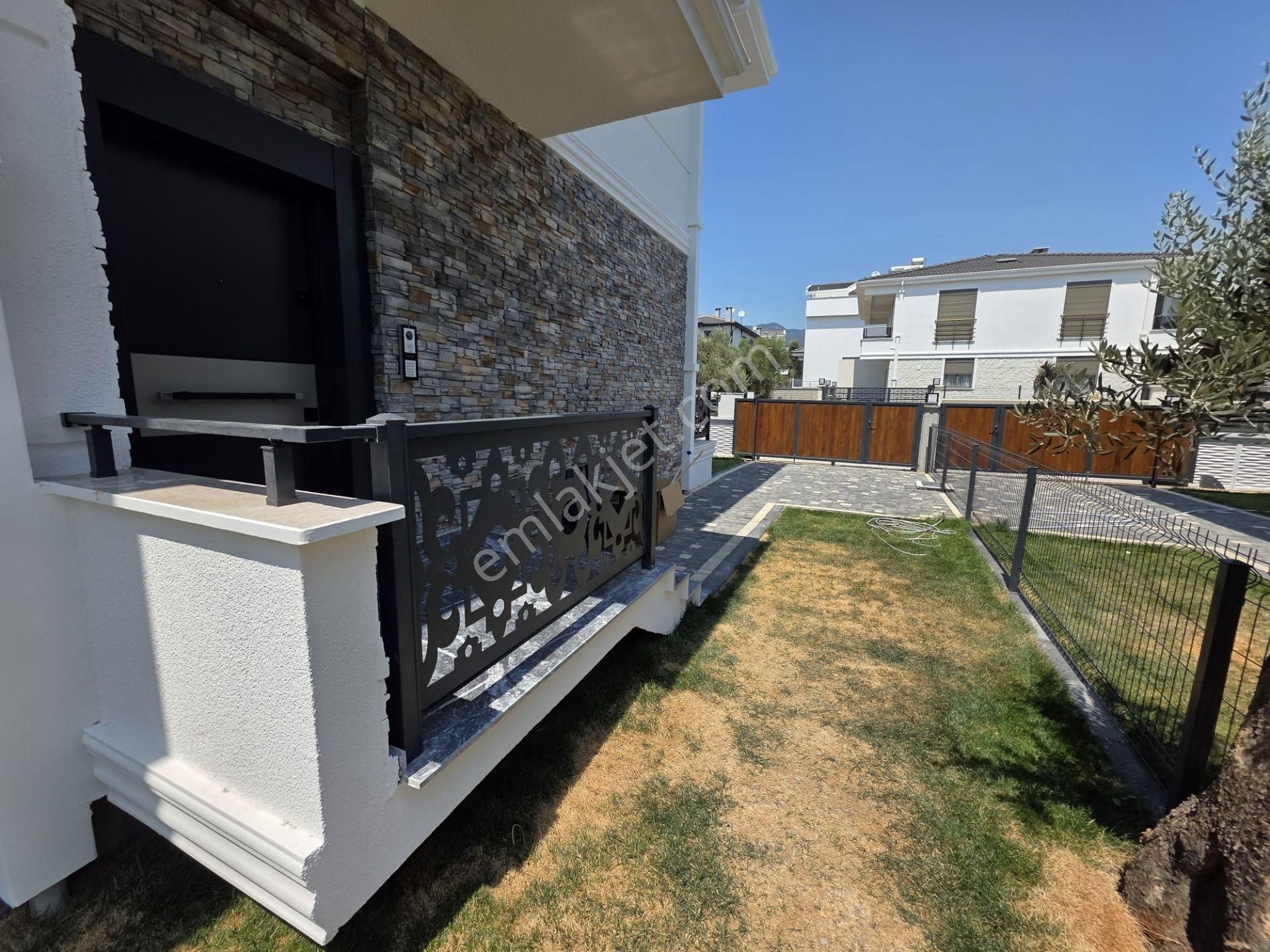 Güre Sahil Bölgesinde Modern Mimarı Lüks 4+1 Villa - Görsel 30