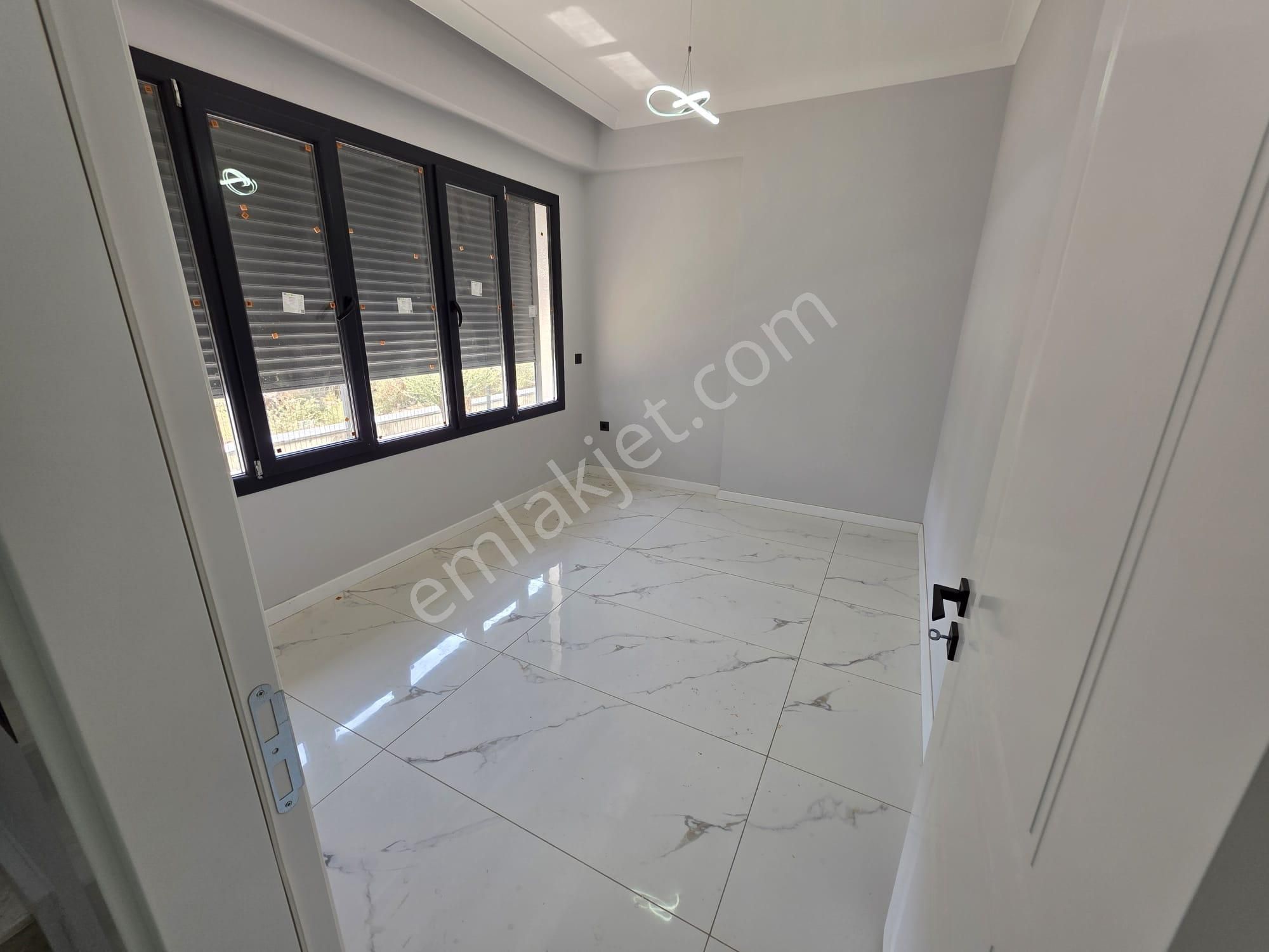 Güre Sahil Bölgesinde Modern Mimarı Lüks 4+1 Villa - Görsel 5