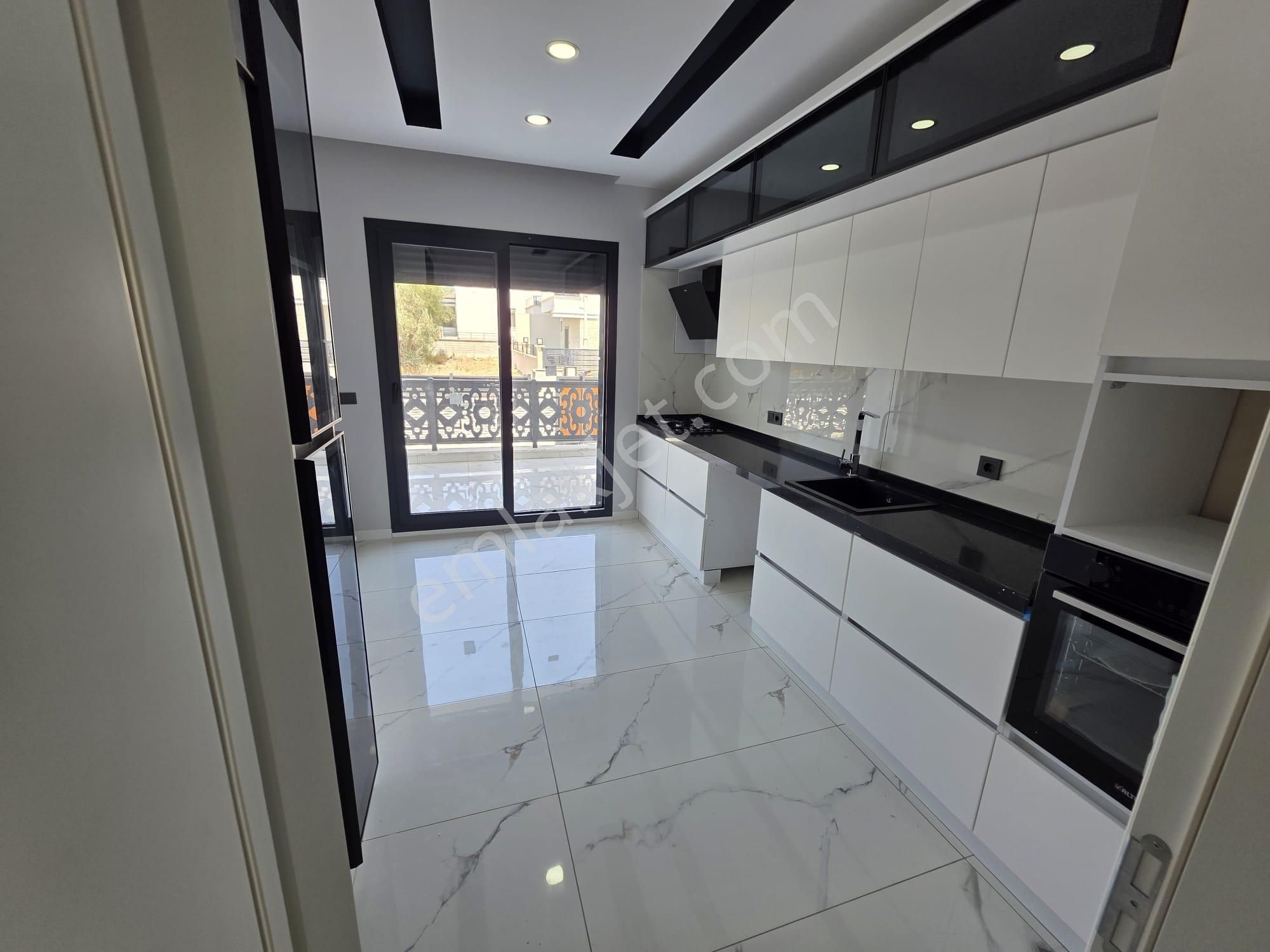 Güre Sahil Bölgesinde Modern Mimarı Lüks 4+1 Villa - Görsel 15
