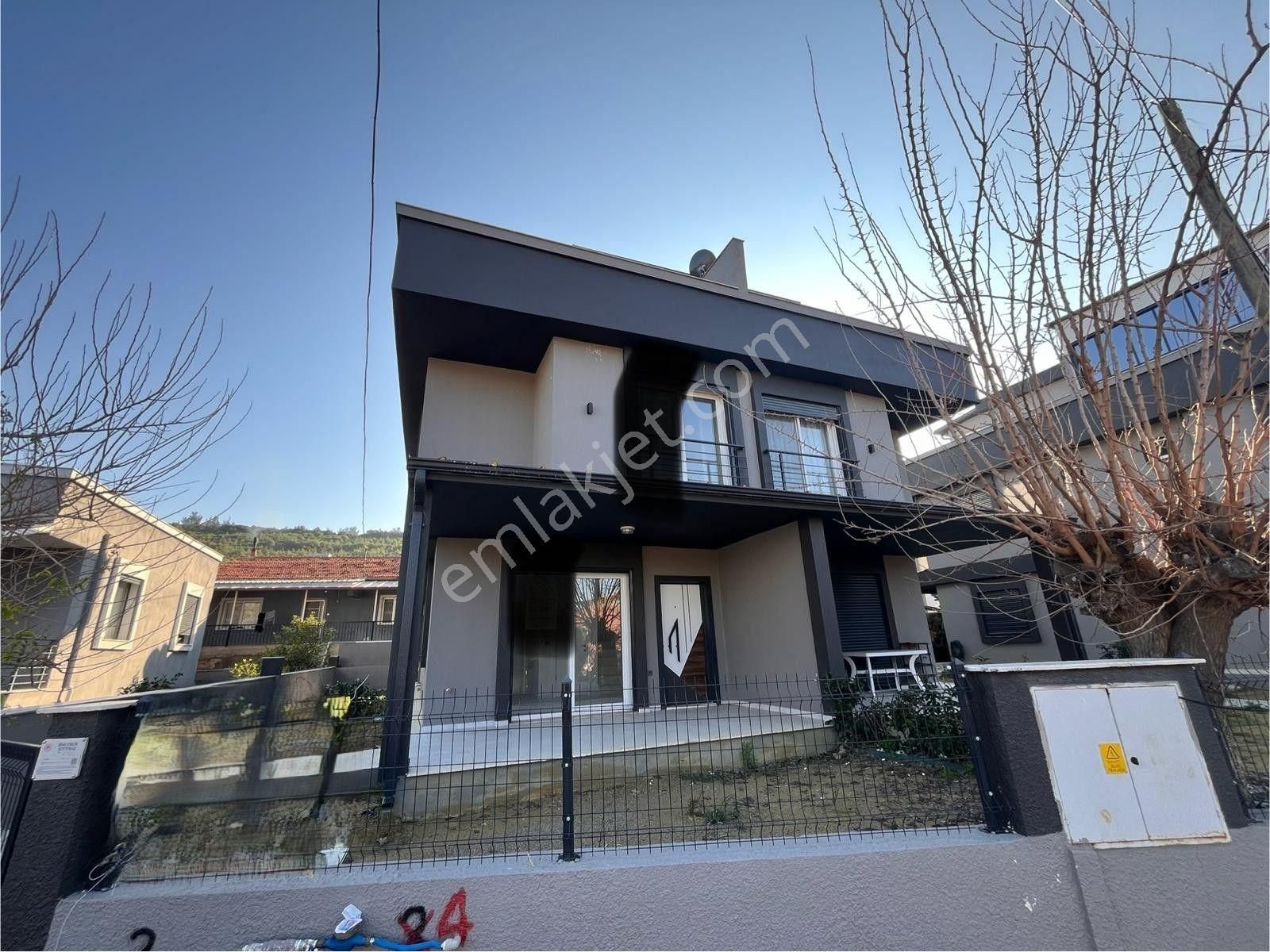 Payamlıda Uygun Fiyata 3+1 Bahçeli Villa