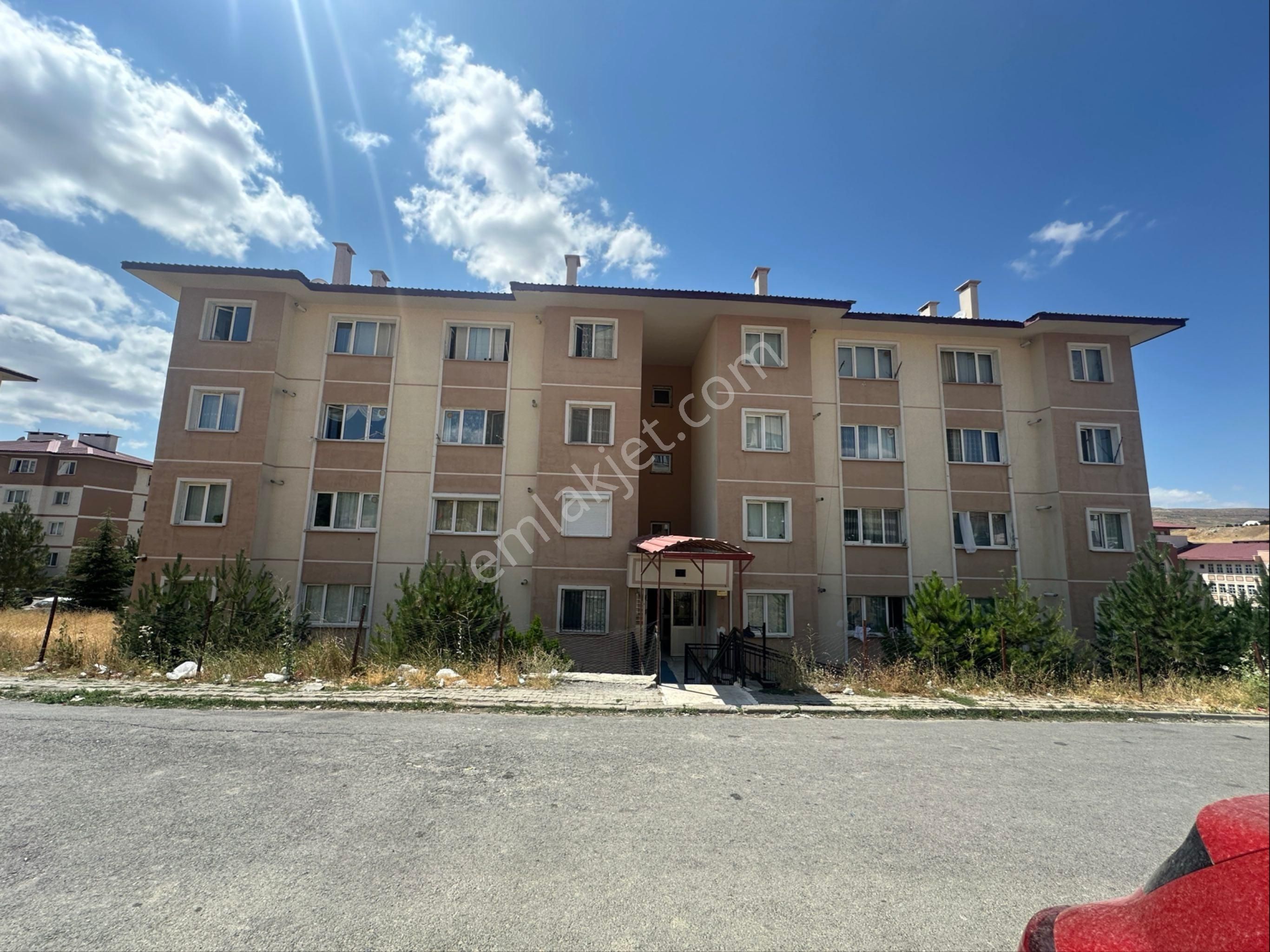 Şahbaz Emlak’tan- Esentepe Toki’de Satılık 1+1 Daire
