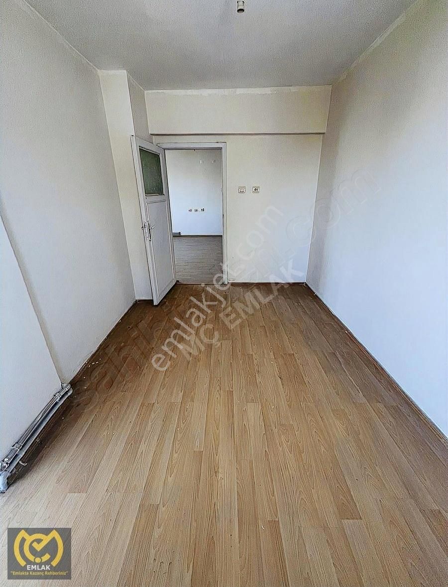 Mç Emlaktan Cadde Üzeri Konum,baştan Aşşağı Yenilenmiş Daire!! - Görsel 3