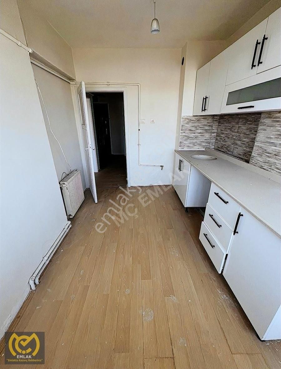 Mç Emlaktan Cadde Üzeri Konum,baştan Aşşağı Yenilenmiş Daire!! - Görsel 5