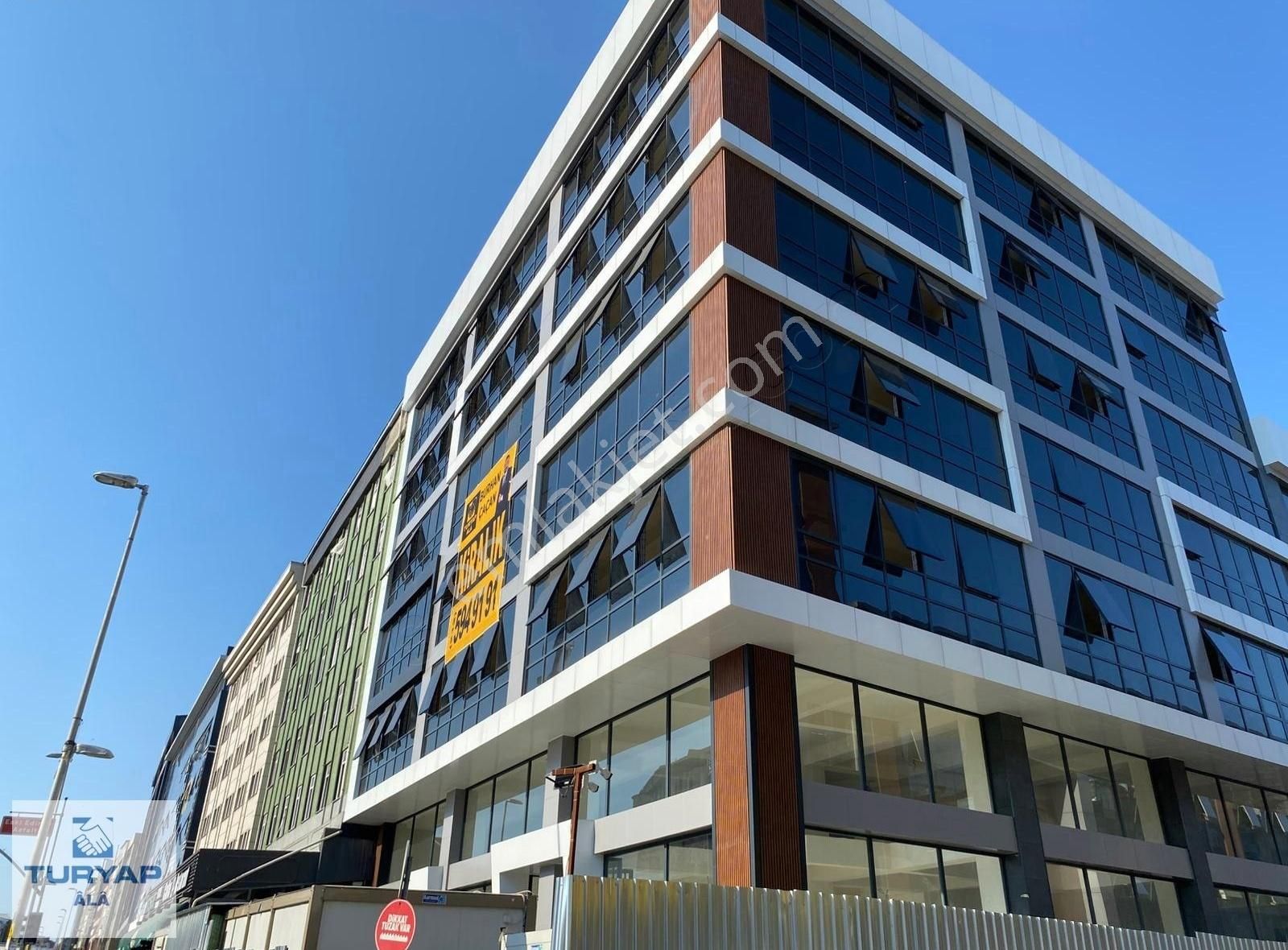 Hacı Şükrü Tranway Durağı Karşısında Kiralık Sıfır Dükkanlar