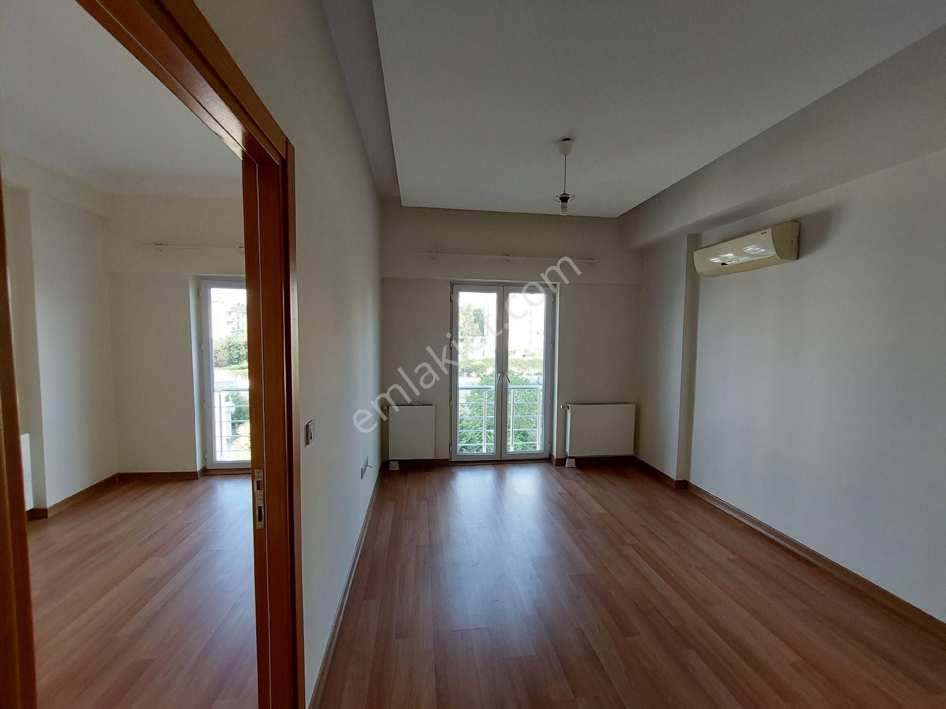 Dereli Den Halkalı Elitist Park Konutları Kiralık 1+1 Daire Otoparklı Güvenlikli