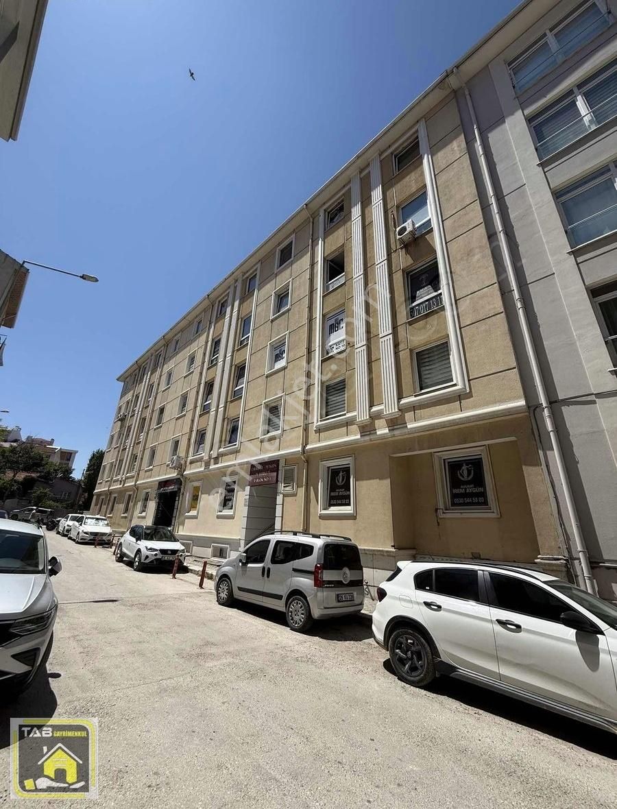 Tab Premıum'dan Kurtuluş Mhpetkon İş Merkezinde Satılık 2+0 Ofis