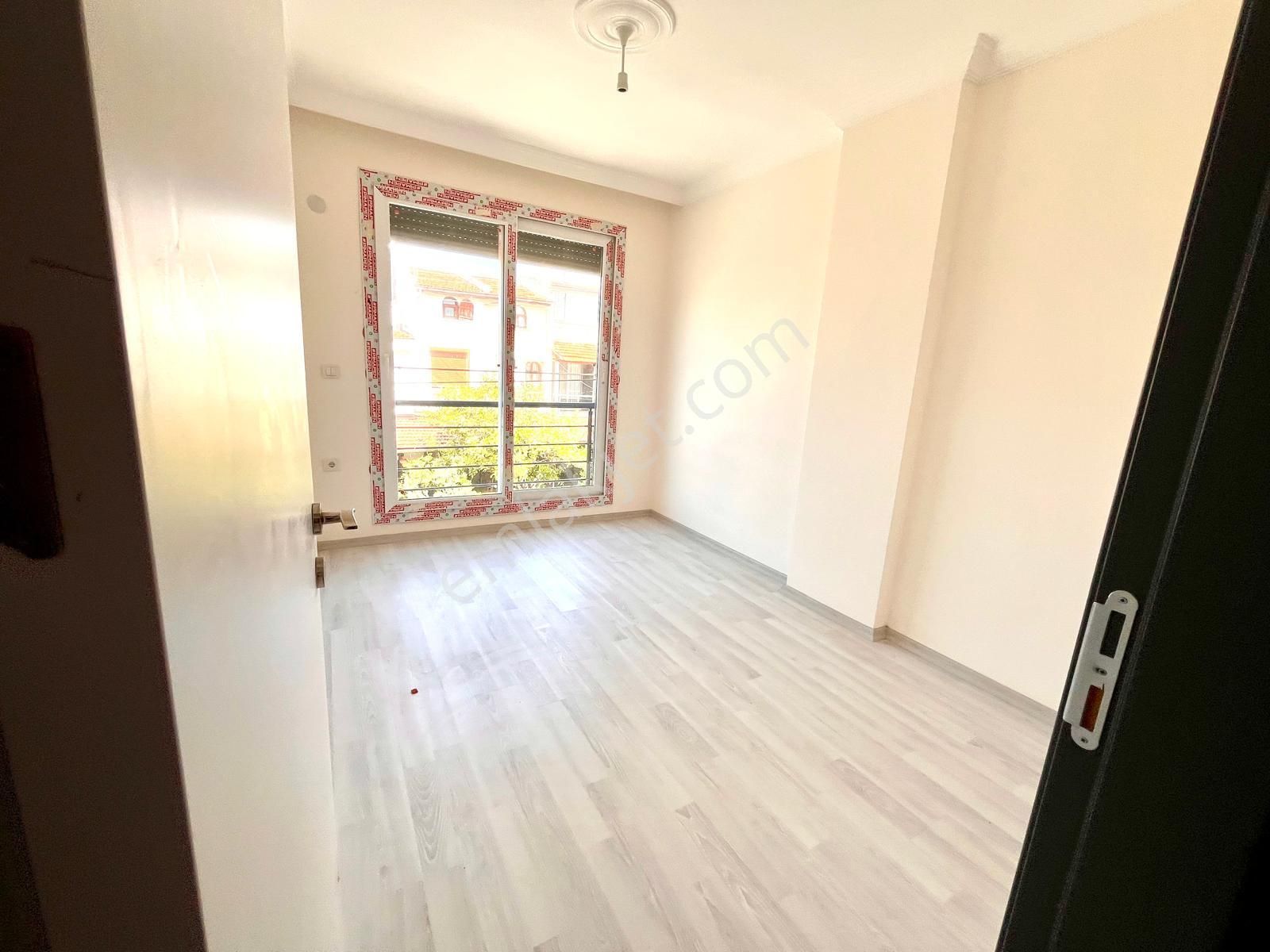 Seferihisar Cumhuriyette Sahile Yakın Bahçeli 3+1 Villa - Görsel 20