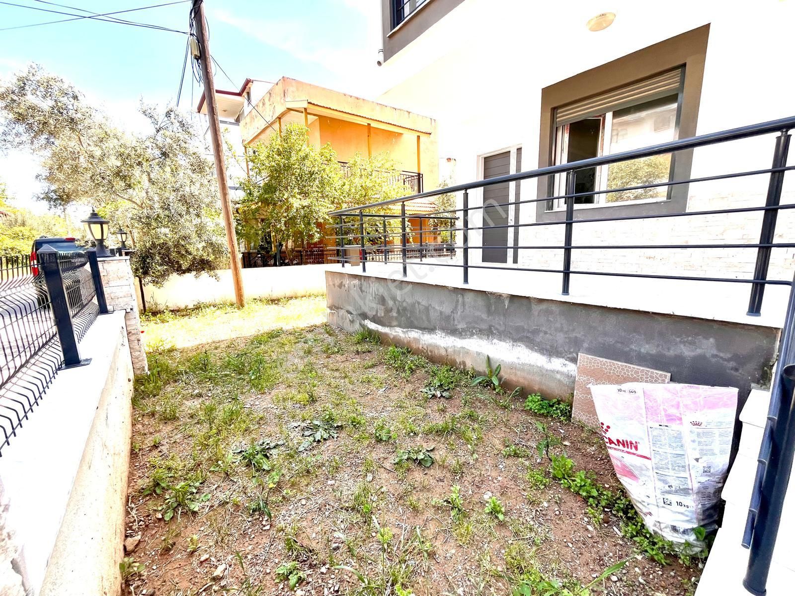 Seferihisar Cumhuriyette Sahile Yakın Bahçeli 3+1 Villa - Görsel 6