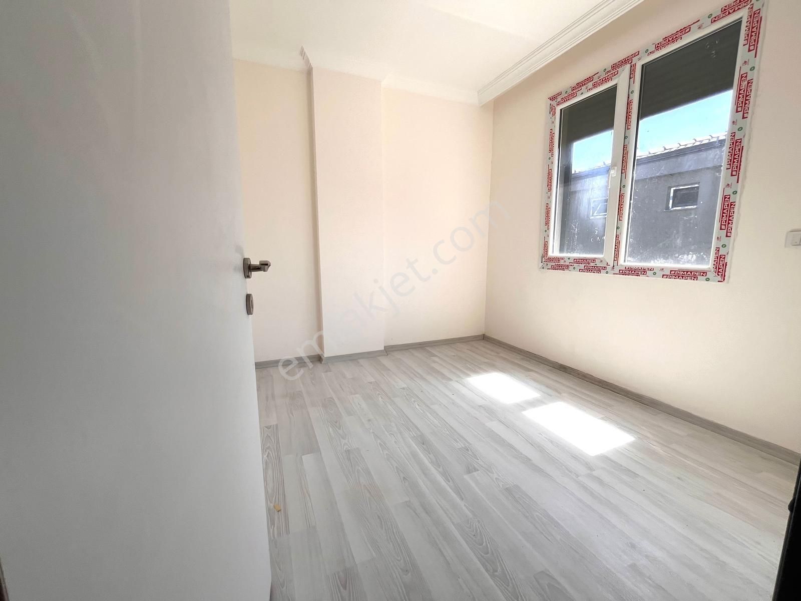 Seferihisar Cumhuriyette Sahile Yakın Bahçeli 3+1 Villa - Görsel 23