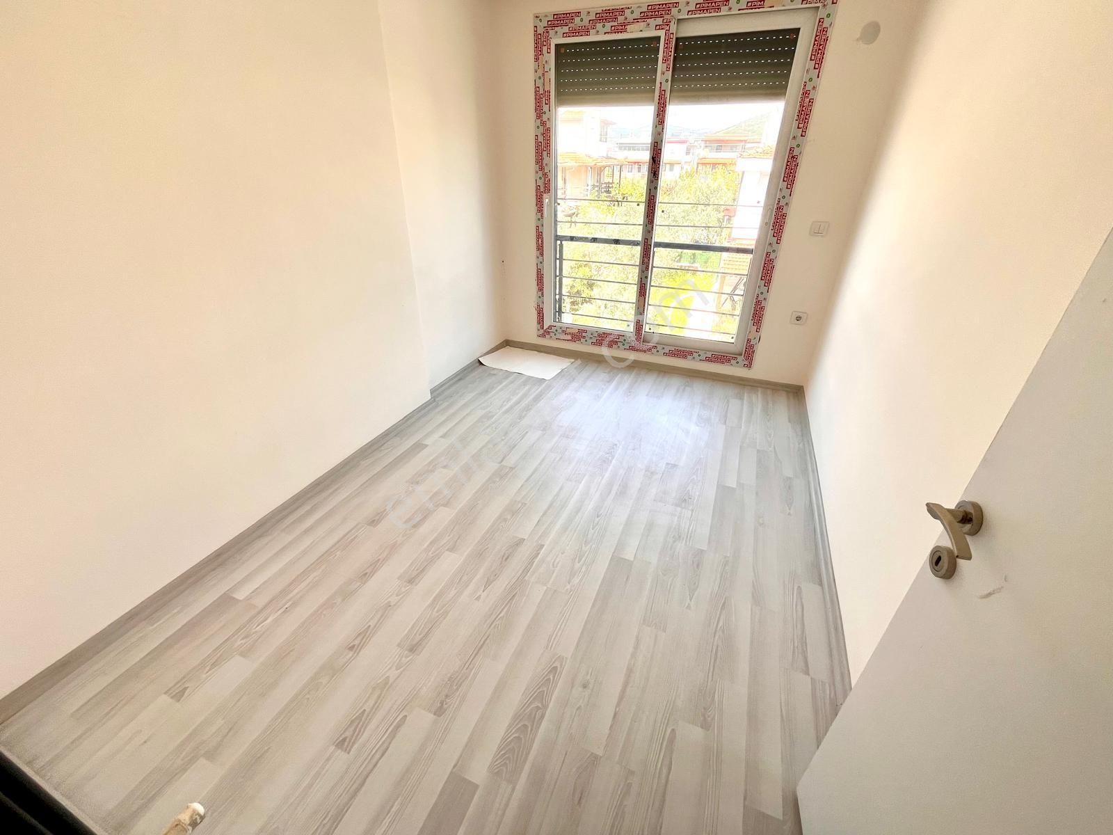 Seferihisar Cumhuriyette Sahile Yakın Bahçeli 3+1 Villa - Görsel 16