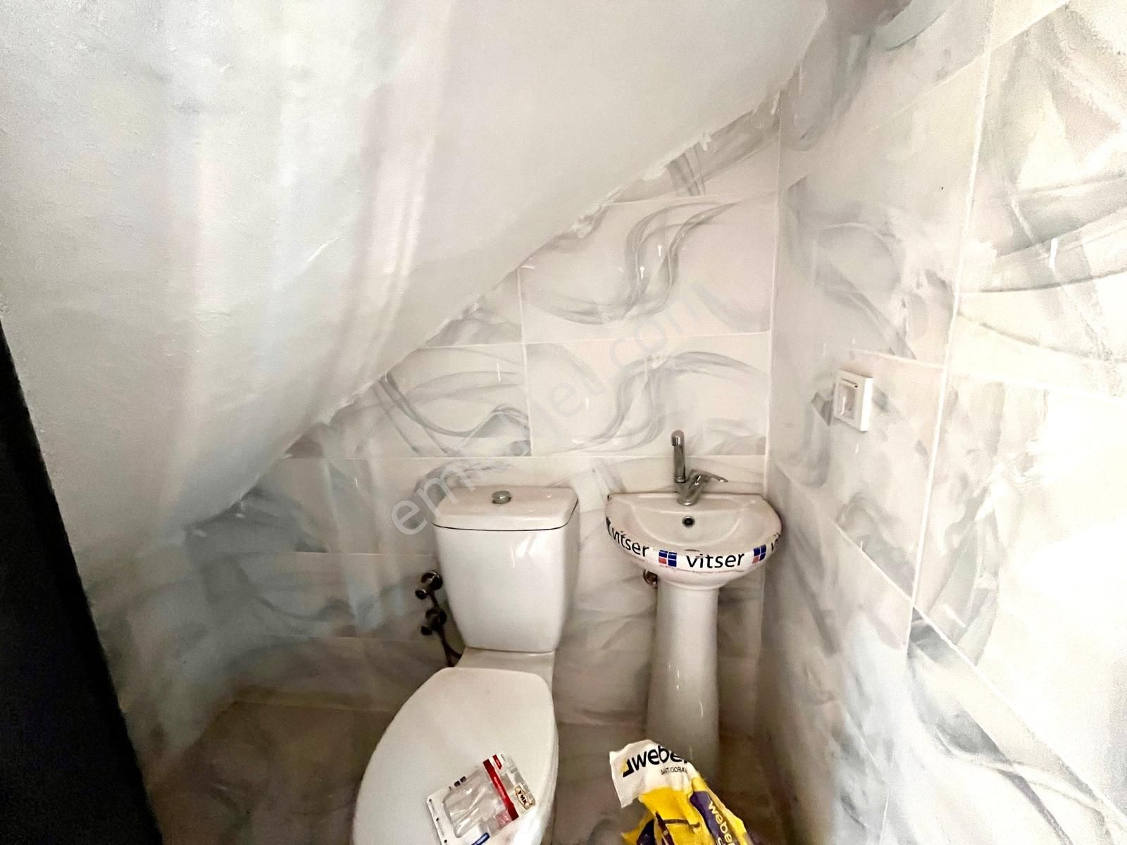 Seferihisar Cumhuriyette Sahile Yakın Bahçeli 3+1 Villa - Görsel 12