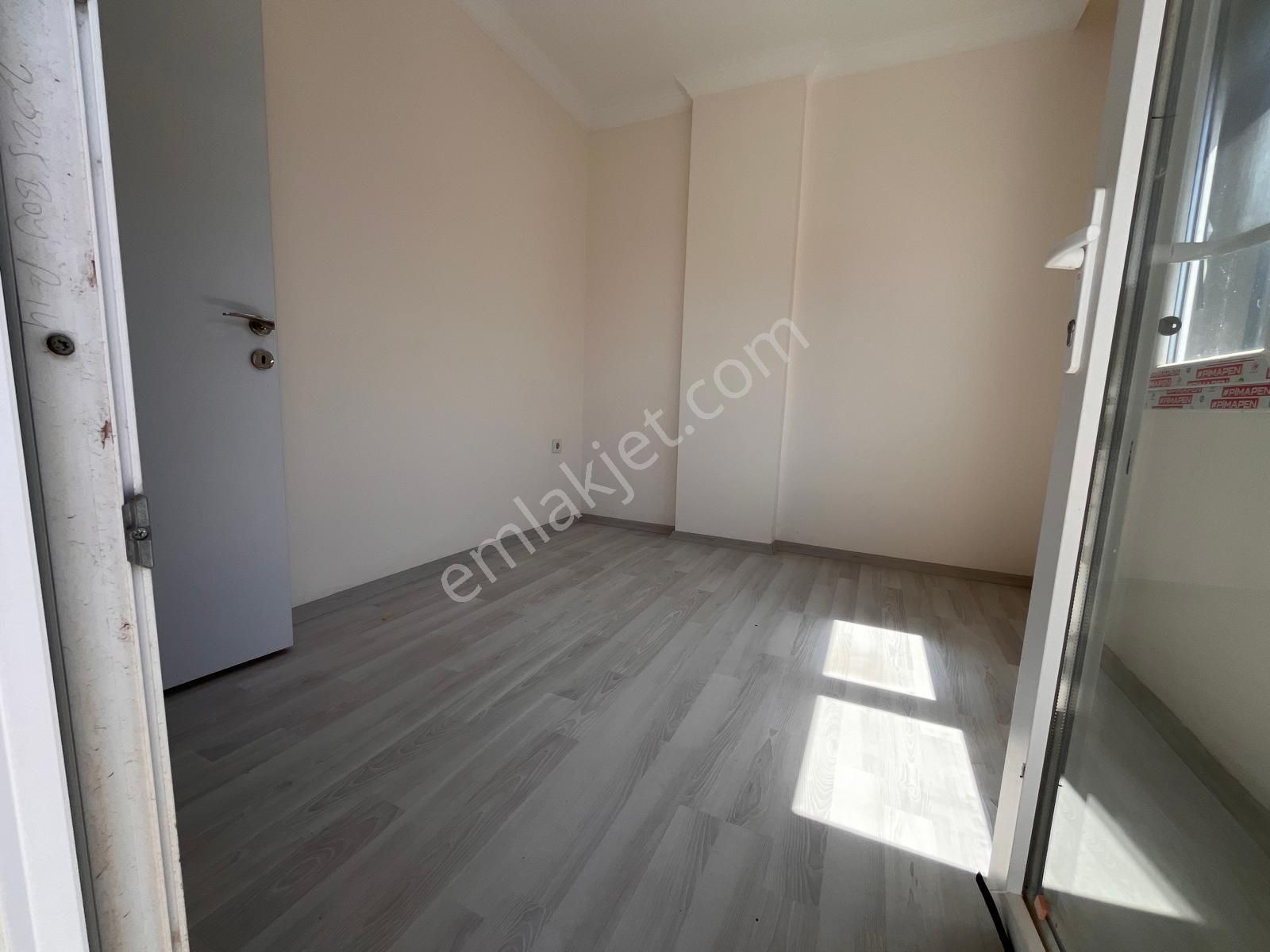 Seferihisar Cumhuriyette Sahile Yakın Bahçeli 3+1 Villa - Görsel 31