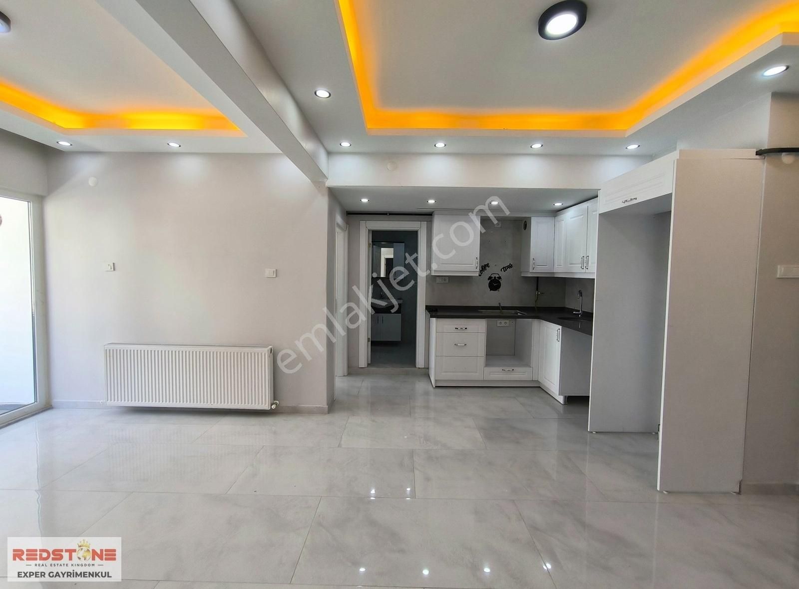 Karasu Merkezde Tamamı Yenilenmiş Satılık 3+1 Daire