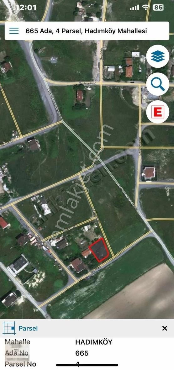 Hadımköy Merkezde 442 M² 3 Kat İmarlı Yatırımlık Arsa!
