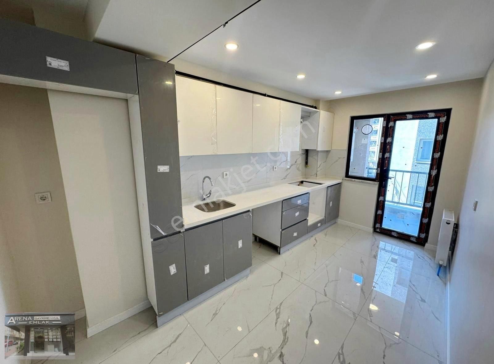 Yayla Çamlık Cad. Civarında Sıfır Binada 2+1 85 M2 2. Ara Kat