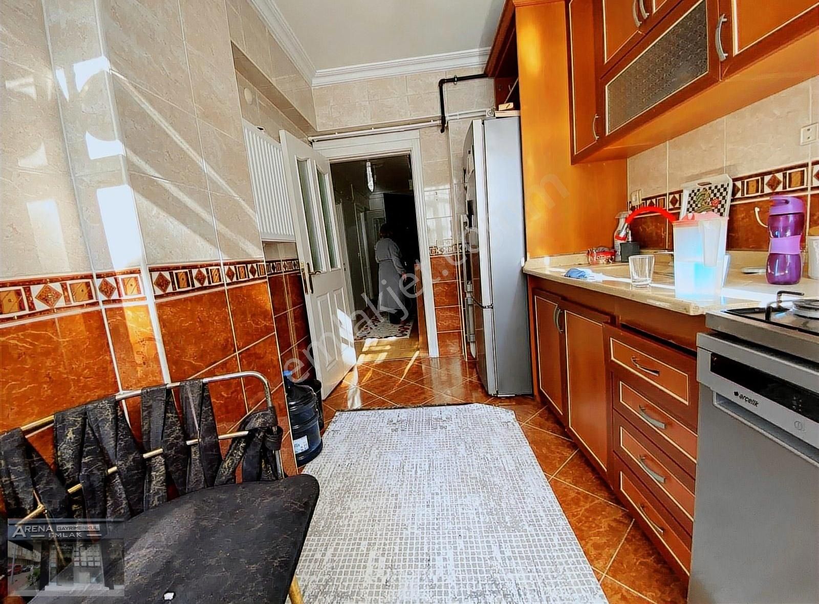 Soğanlı Meydanda 19 Yıllık Binada 3+1 110m2 Yüksek Giriş - Görsel 14