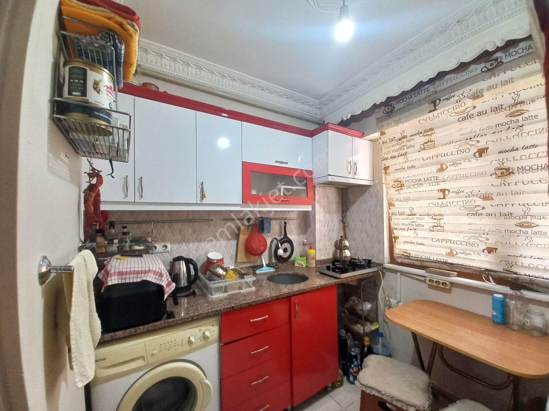 Şeref Emlak Eyüp Silahtarağa Mah.satılık Daire 2.800.000 Tl