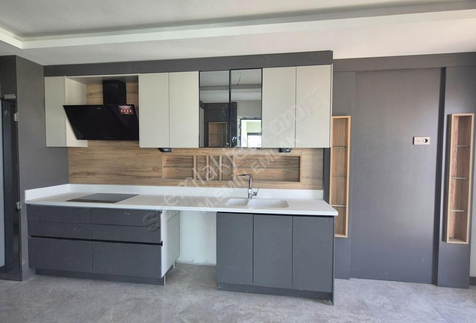 **süper Lüx** 4+1* Ebv.banyo*giyinme Odası* Çamaşır Odası Vb...