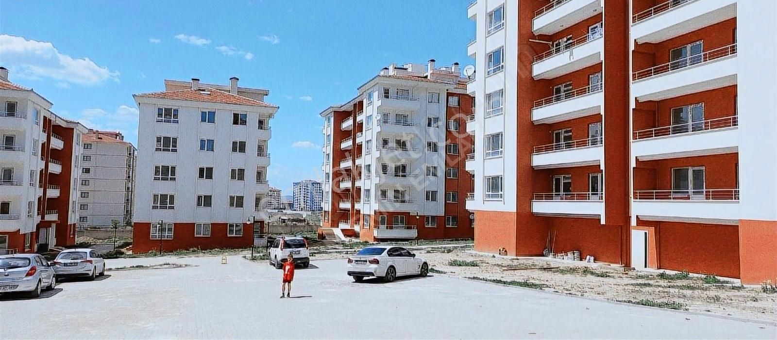 Sincan Alcı Mah Kasırga Sıtesı 3+1 Yapılı Daıre