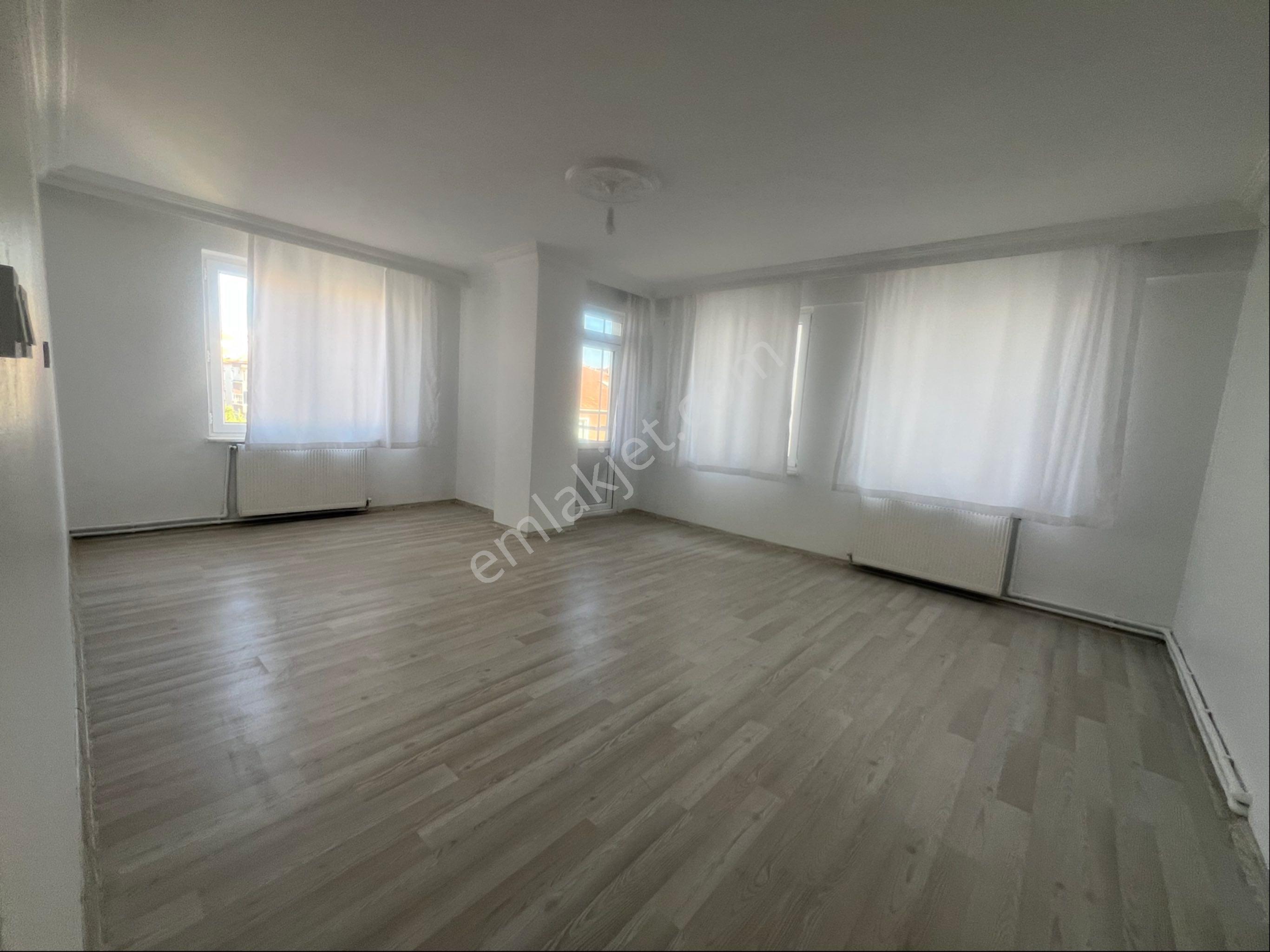 Arkadaş Emlaktan Bahçelievler Mah. Çoban Market Civarı, İçi Ful Yapılı 3+1 Satılık Daire - Görsel 6