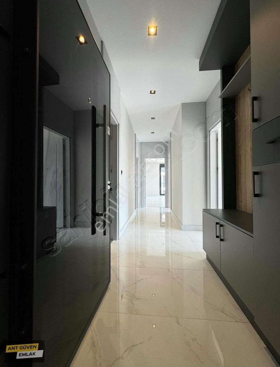 Bahçeyaka 2+1 110 M2 Ebeveyn Banyolu Yerden Isıtmalı Lüx Daire