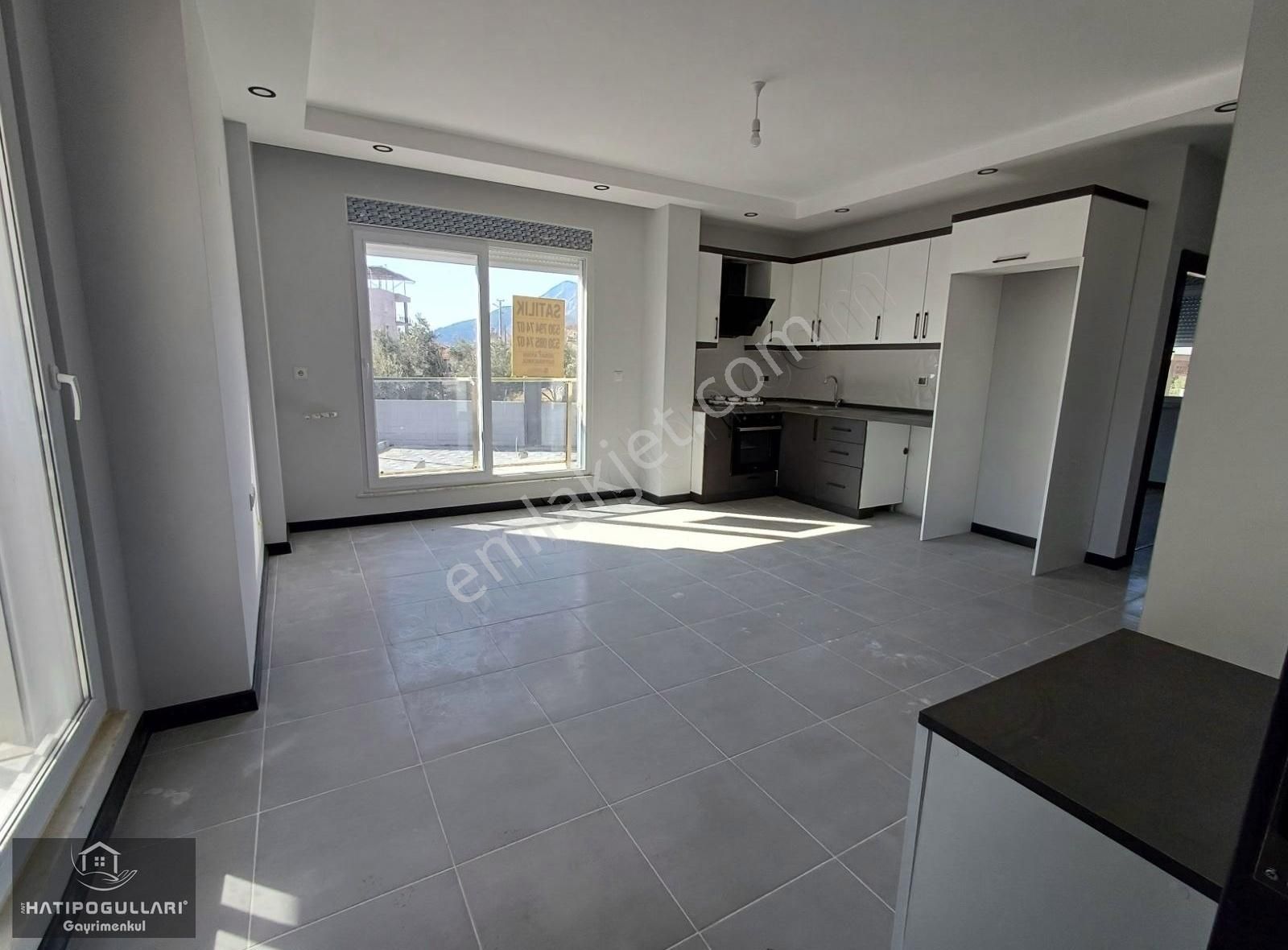Antalya Döşemealtı Yeniköyde Site İçerisi 1+1 Satılık Daire