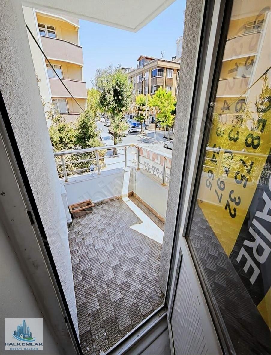Avcılar Üniversite Mahallesi Kiralık 2+1 Cadde Cinası...