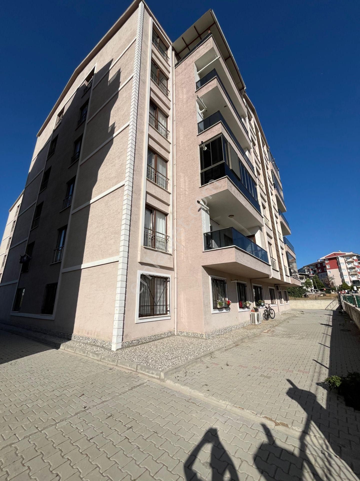 Bahar'dan Akçalar'da Site İçerisinde 3+1 Kiralık Daire
