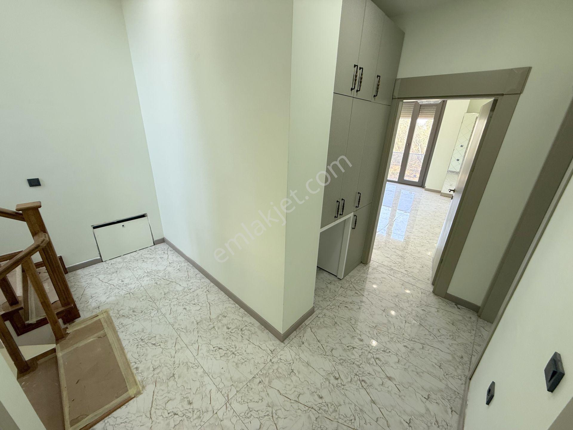 🟣🟣 Güç Gayrimenkul'den Zeytinli'de Geniş Bahçeli & Teraslı Lüx Tasarım Satılık 4+1 Villa - Görsel 32