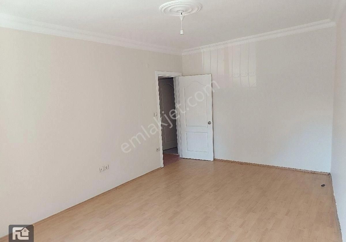 F-l Emlaktan Cumhuriyet Te 2+1 100m2 Bakımlı Metroya Yürüme Mesafesinde