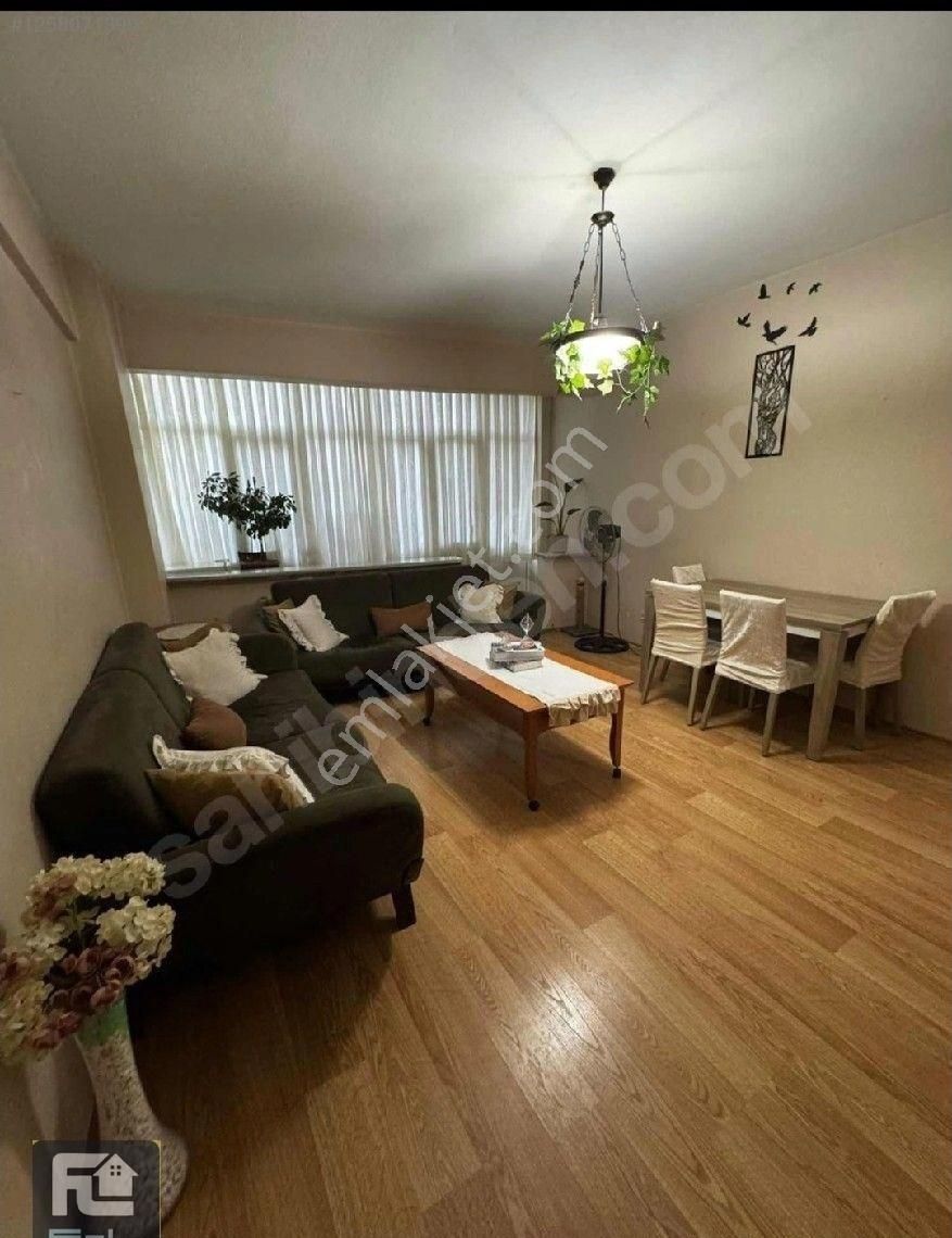 F-l Emlaktan Bağlarbaşı Metroya Komşu 2+1 Full Eşyalı Daire