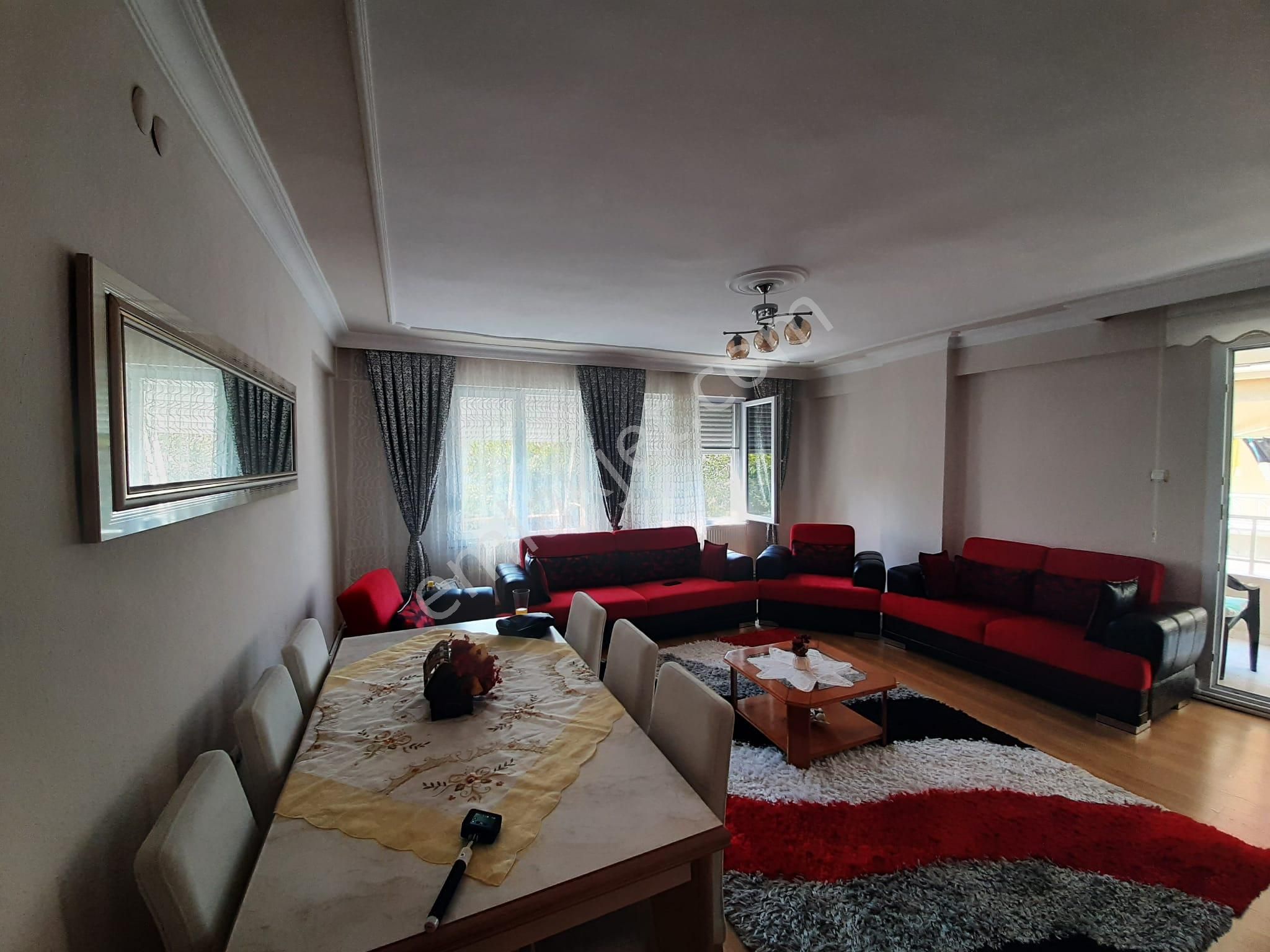Altınkumda Satılık Eşyalı 3+1 Daire